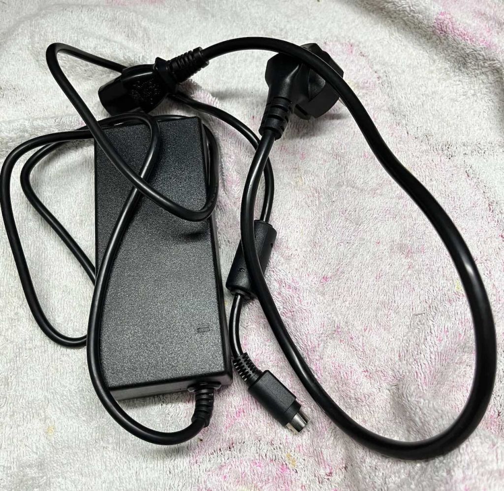 100W voeding voor o.a. een DS918+ incl 230 kabel. 60122-0